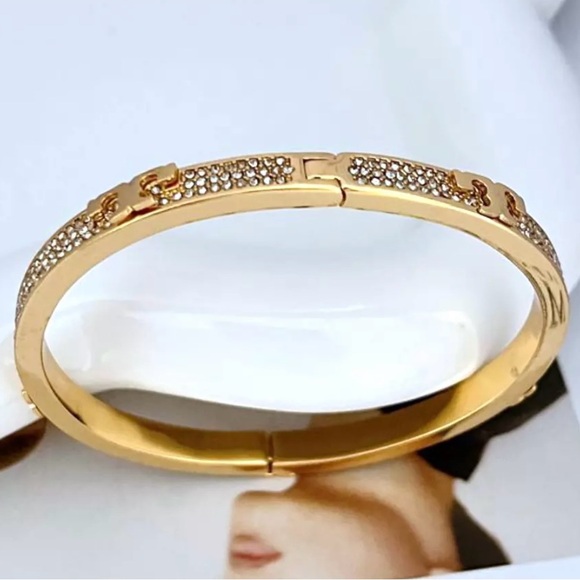 Tory Burch gold bracelet with diamond - Picture 9 of 9